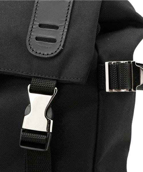 MAKAVELIC（マキャベリック）の「【MAKAVELIC(マキャベリック)】ダブルベルトデイパック（バックパック/リュック・メンズ・ブラック/ダークネイビー・FREE）」の4枚目の写真