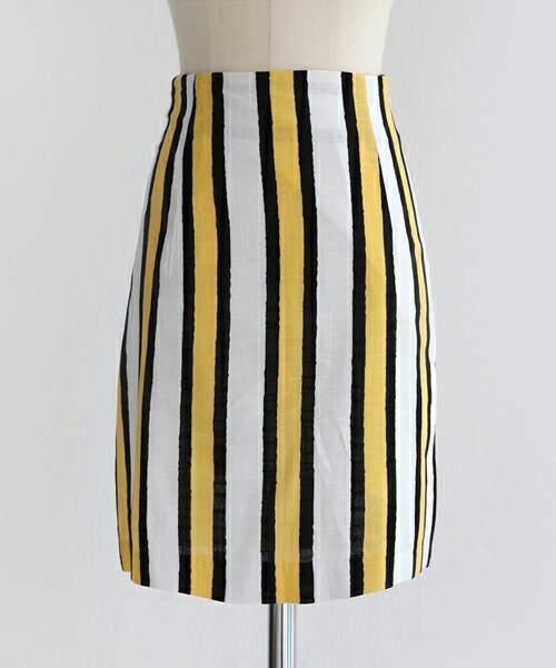 DHOLIC（ディーホリック）の「リネン混ストライプタイトミニスカート（スカート・レディース・ブルー/イエロー・S/M）」の2枚目の写真