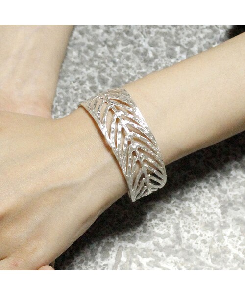 rinto(リント)の「【rinto select】karen silver bangle [leaf rinto(リント)の「【rinto select】karen silver bangle [leaf