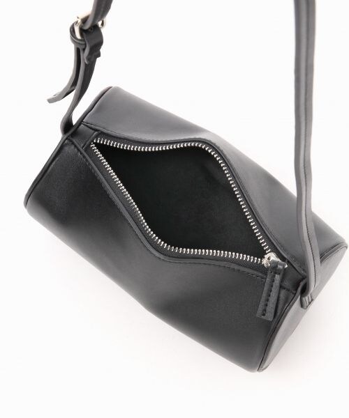 A part by（アパートバイ）の「ミニドラムショルダーバッグ（バッグ・ブラック/グレー・ナシ）」の6枚目の写真