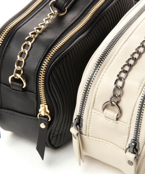 GLOBAL WORK(グローバルワーク)の「スクエアショルダー(バッグ・ホワイト/ブラック・ナシ)」の7枚目の写真