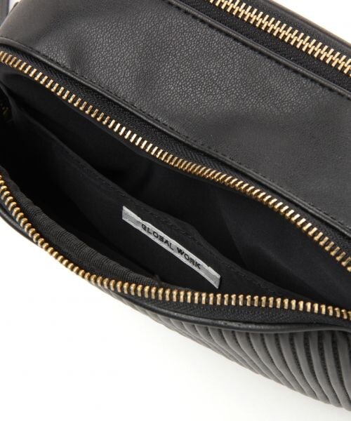 GLOBAL WORK(グローバルワーク)の「スクエアショルダー(バッグ・ホワイト/ブラック・ナシ)」の5枚目の写真