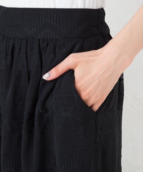 RAY CASSIN（レイカズン）の「刺繍レーススカンツ（パンツ・レディース・ブラック/オフシロ・FREE）」の11枚目の写真