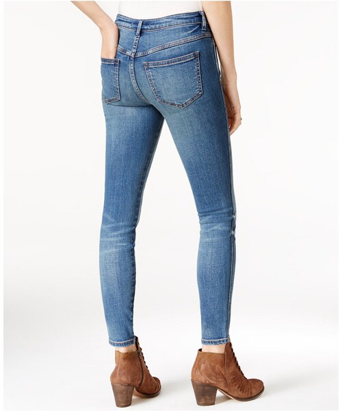 FREE PEOPLE(フリーピープル)の「Free People Free People Relaxed Skinny Medium Blue Wash Jeans(デニムパンツ・レディース・Black/Blue・24/25/26/27/28/29/30/31)」の5枚目の写真