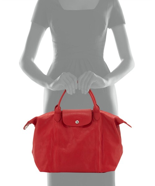 LONGCHAMP（ロンシャン）の「Longchamp Le Pliage Cuir Handbag with Strap, Cherry（ショルダーバッグ・レディース・Red・One Size）」の3枚目の写真