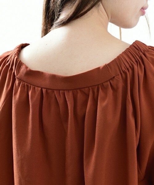 actuel（アクチュエル）の「ジョーゼット袖ボリュームBL（シャツ/ブラウス・レディース・オフホワイト/ブラック/カーキ/キャメル・FREE）」の8枚目の写真