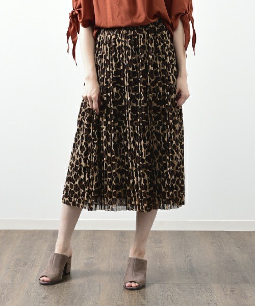 INTERPLANET（インタープラネット）の「チュールプリーツスカート（スカート・レディース・ブラウン/カーキ/キャメル・FREE）」の4枚目の写真