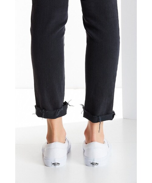 VANS(バンズ)の「Vans Classic Slip-On Sneaker(スニーカー・レディース・White・W 10/M 8.5/W 8/M 6.5/W 9/M 7.5)」の3枚目の写真