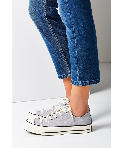 CONVERSE（コンバース）の「Converse Chuck Taylor All Star '70 Low Top Sneaker（スニーカー・レディース・Gray・W 10.5/M 8.5/W 10/M 8/W 5.5/M 3.5/W 6.5/M 4.5/W 7.5/M 5.5/W 7/M 5/W 8.5/M 6.5/W 8/M 6/W 9.5/M 7.5/W 9/M 7）」の4枚目の写真