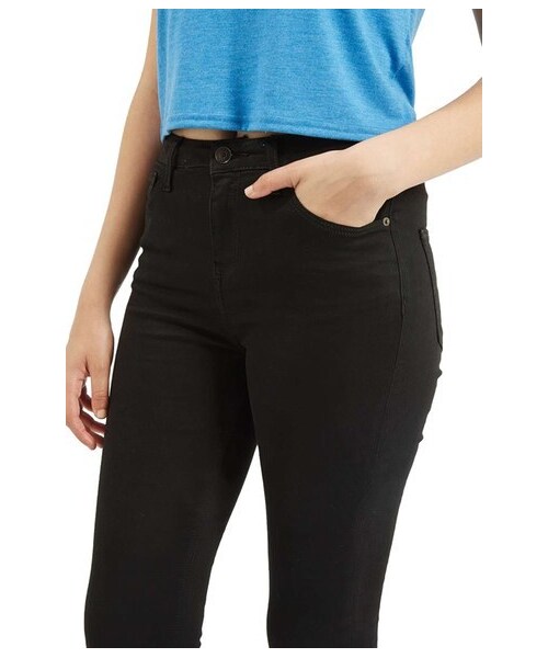 TOPSHOP（トップショップ）の「Topshop 'Jamie' High Rise Ankle Grazer Skinny Jeans（デニムパンツ・レディース・Black・Regular 25 x 30/Regular 26 x 30/Regular 28 x 30/Regular 30 x 30/Regular 32 x 30/Regular 34 x 30）」の5枚目の写真