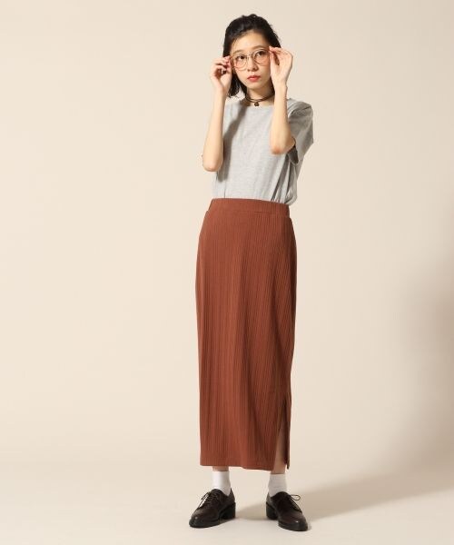 LOWRYS FARM（ローリーズファーム）の「ランダムテレコスリットスカート（スカート・ブラック/グレー/テラコッタ・F）」の6枚目の写真