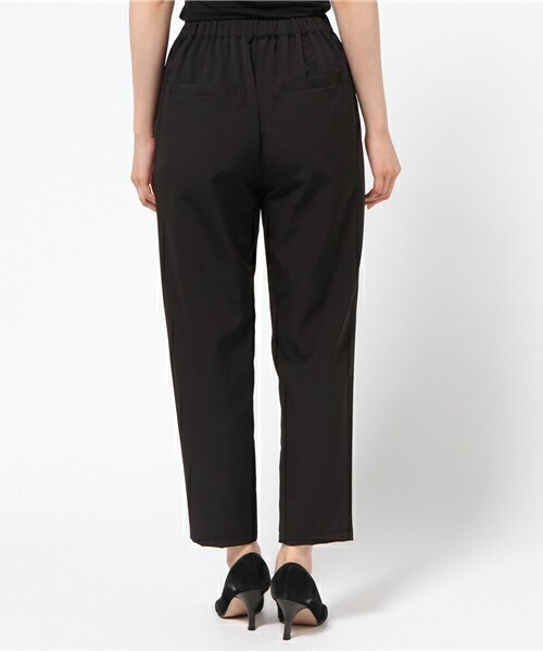 archives（アルシーヴ）の「ぺプラムノースリワンピース（ワンピース・レディース・ブラック/ベージュ/ネイビー・MEDIUM）」の12枚目の写真