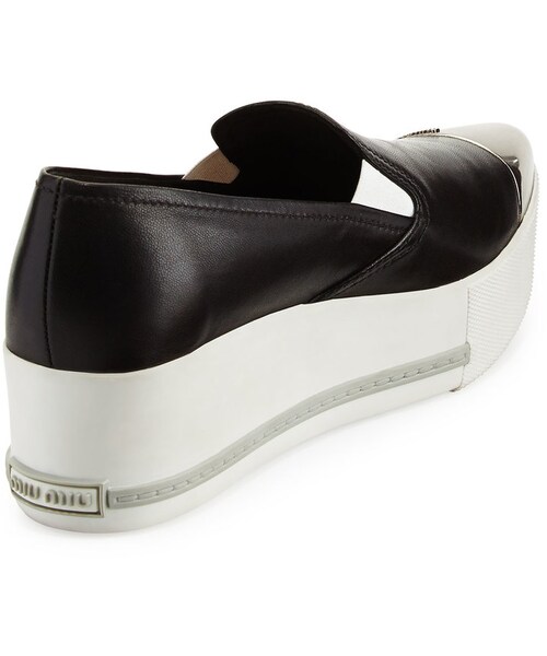 miu miu（ミュウミュウ）の「Miu Miu Metallic CapToe Skate Sneaker, Black (Nero