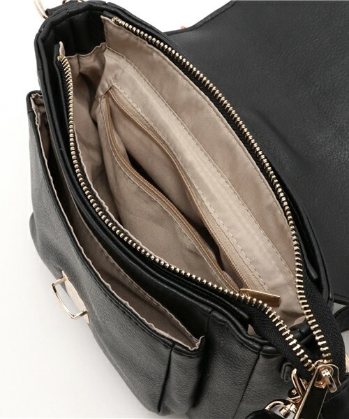 archives（アルシーヴ）の「フラップベルトミニショルダー（ショルダーバッグ・レディース・ブラック/グレー/レッド・MEDIUM）」の11枚目の写真