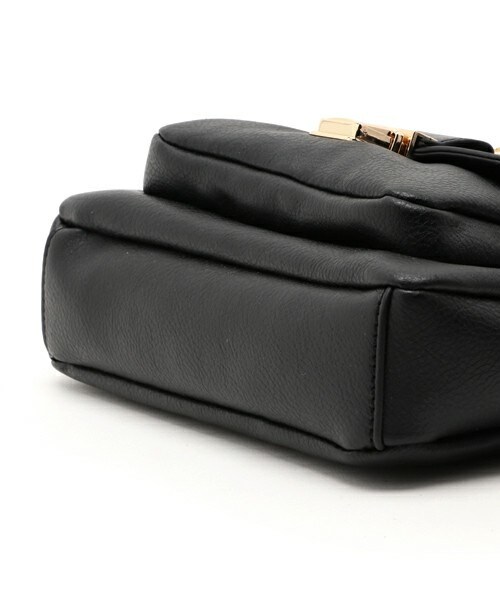 archives（アルシーヴ）の「フラップベルトミニショルダー（ショルダーバッグ・レディース・ブラック/グレー/レッド・MEDIUM）」の9枚目の写真