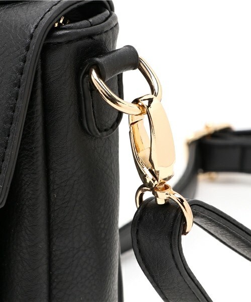 archives（アルシーヴ）の「フラップベルトミニショルダー（ショルダーバッグ・レディース・ブラック/グレー/レッド・MEDIUM）」の8枚目の写真