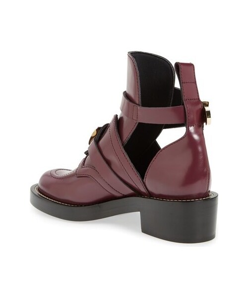 BALENCIAGA（バレンシアガ）の「Balenciaga Cutout Buckle Boot