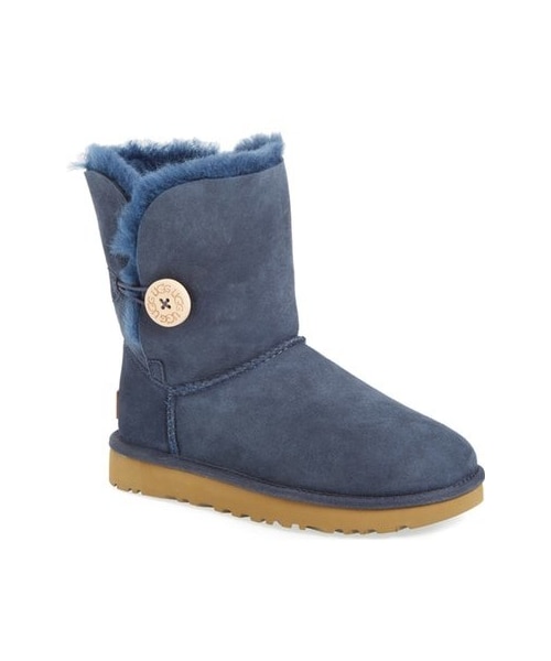 UGG（アグ）の「UGG ® 'Bailey Button II' Boot (Women)（ブーツ・レディース・Black/Brown/Blue/Beige・Regular 10 M/Regular 11 M/Regular 12 M/Regular 5 M/Regular 6 M/Regular 7 M/Regular 8 M/Regular 9 M）」の4枚目の写真