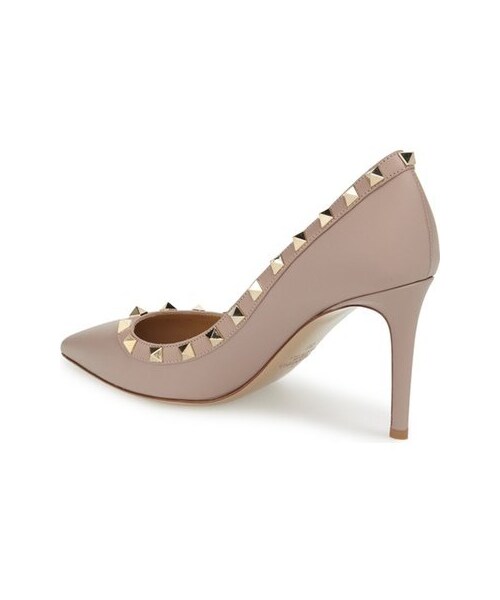 VALENTINO(ヴァレンティノ)の「Valentino 'Rockstud' Pointy Toe Pump (Women)(パンプス・レディース・Beige/Black・Regular 10US / 40EU/Regular 4.5US / 34.5EU/Regular 5.5US / 35.5EU/Regular 5US / 35EU/Regular 6.5US / 36.5EU/Regular 6US / 36EU/Regular 7.5US / 37.5EU/Regular 7US / 37EU/Regular 8.5US / 38.5EU/Regular 8US / 38EU/Regular 9.5US / 39.5EU/Regular 9US / 39EU)」の8枚目の写真