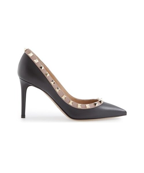 VALENTINO(ヴァレンティノ)の「Valentino 'Rockstud' Pointy Toe Pump (Women)(パンプス・レディース・Beige/Black・Regular 10US / 40EU/Regular 4.5US / 34.5EU/Regular 5.5US / 35.5EU/Regular 5US / 35EU/Regular 6.5US / 36.5EU/Regular 6US / 36EU/Regular 7.5US / 37.5EU/Regular 7US / 37EU/Regular 8.5US / 38.5EU/Regular 8US / 38EU/Regular 9.5US / 39.5EU/Regular 9US / 39EU)」の5枚目の写真