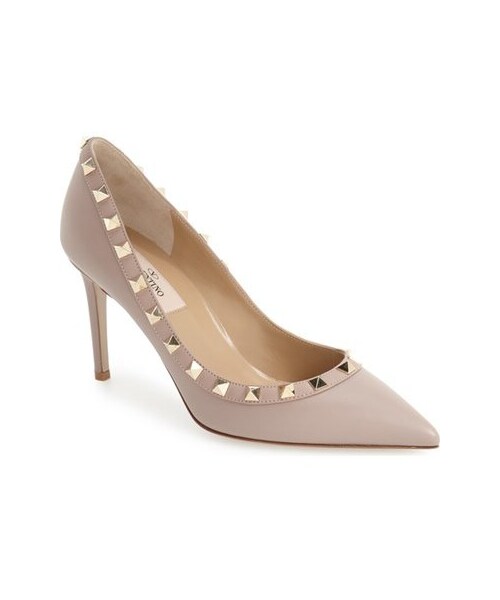 VALENTINO(ヴァレンティノ)の「Valentino 'Rockstud' Pointy Toe Pump (Women)(パンプス・レディース・Beige/Black・Regular 10US / 40EU/Regular 4.5US / 34.5EU/Regular 5.5US / 35.5EU/Regular 5US / 35EU/Regular 6.5US / 36.5EU/Regular 6US / 36EU/Regular 7.5US / 37.5EU/Regular 7US / 37EU/Regular 8.5US / 38.5EU/Regular 8US / 38EU/Regular 9.5US / 39.5EU/Regular 9US / 39EU)」の1枚目の写真