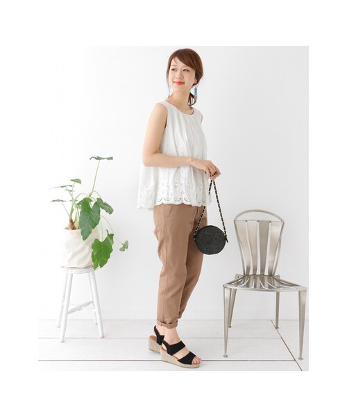 URBAN RESEARCH DOORS（アーバンリサーチドアーズ）の「刺繍ノースリーブプルオーバー（トップス・レディース・NAVY/OFF WHITE・one）」の3枚目の写真