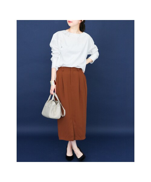 KBF(ケイビーエフ)の「KBF+ フロントスリット2タックスカート(スカート・レディース・BLUE/D.ORANGE/BEIGE・one)」の11枚目の写真