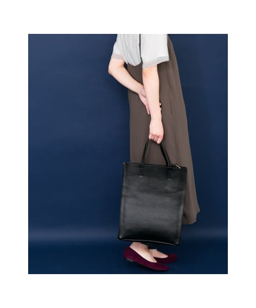 KBF(ケイビーエフ)の「【予約】KBF+ シカクトートBAG(バッグ・レディース・GRAY/BROWN/BLACK・one)」の4枚目の写真