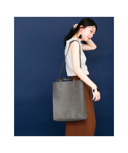KBF(ケイビーエフ)の「【予約】KBF+ シカクトートBAG(バッグ・レディース・GRAY/BROWN/BLACK・one)」の8枚目の写真