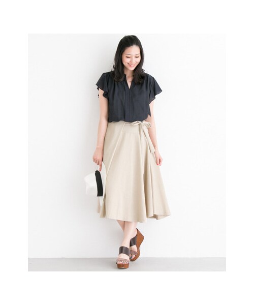 URBAN RESEARCH ROSSO WOMEN（アーバンリサーチ　ロッソ）の「アシメフレアースカート（スカート・レディース・BEIGE/BLUE・36/38）」の4枚目の写真