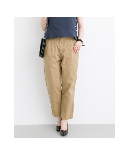 URBAN RESEARCH（アーバンリサーチ）の「オーバータックパンツ（パンツ・レディース・BEIGE/KHAKI・36/38）」の3枚目の写真