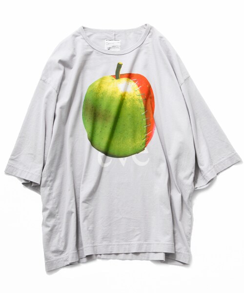 SHAREEF(シャリーフ)の「【ONLINE限定】アップルプリントBIG TEE(その他・メンズ・BLK/GRY・1/2)」の2枚目の写真