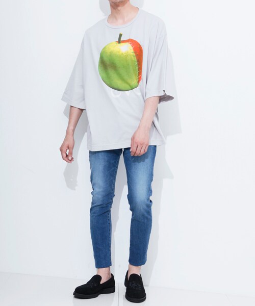 SHAREEF(シャリーフ)の「【ONLINE限定】アップルプリントBIG TEE(その他・メンズ・BLK/GRY・1/2)」の4枚目の写真