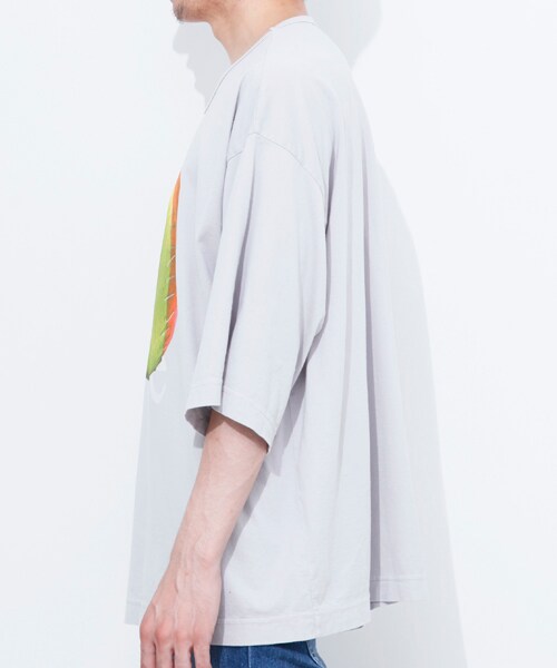 SHAREEF(シャリーフ)の「【ONLINE限定】アップルプリントBIG TEE(その他・メンズ・BLK/GRY・1/2)」の6枚目の写真