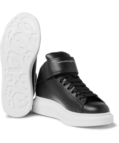 Alexander McQueen(アレキサンダーマックイーン)の「Alexander McQueen Exaggerated-Sole Leather High-Top Sneakers(スニーカー・メンズ・Black・EU39/EU40/EU41/EU41.5/EU42/EU42.5/EU43/EU43.5/EU44/EU45/EU46)」の3枚目の写真