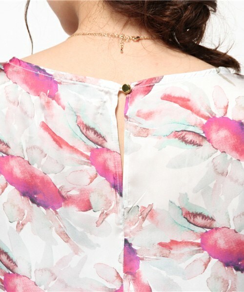 Bou Jeloud（ブージュルード）の「ネックレス付デジタルフラワープリントブラウス（シャツ/ブラウス・レディース・グレー/ブルー/レッド・38）」の8枚目の写真