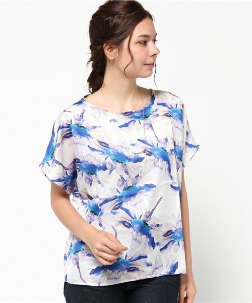 Bou Jeloud（ブージュルード）の「ネックレス付デジタルフラワープリントブラウス（シャツ/ブラウス・レディース・グレー/ブルー/レッド・38）」の2枚目の写真