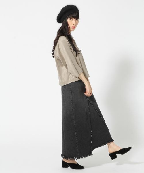 HARE（ハレ）の「フェイクスエードプルオーバー7分袖（トップス・ベージュ/ブラウン・FREE）」の4枚目の写真