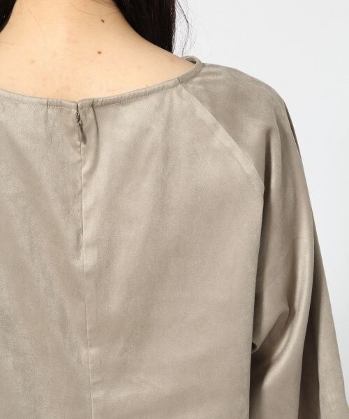 HARE（ハレ）の「フェイクスエードプルオーバー7分袖（トップス・ベージュ/ブラウン・FREE）」の11枚目の写真