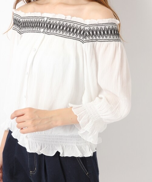 Heather（ヘザー）の「スモッキングシシュウブラウス（トップス・オフホワイト/レッド/ネイビー・FREE）」の8枚目の写真
