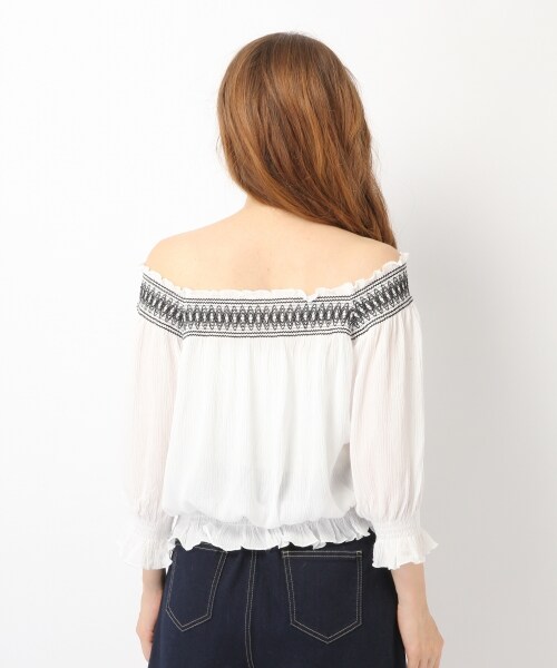 Heather（ヘザー）の「スモッキングシシュウブラウス（トップス・オフホワイト/レッド/ネイビー・FREE）」の6枚目の写真