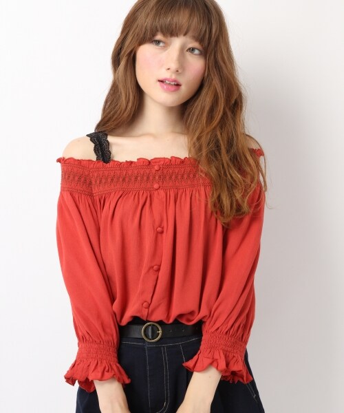 Heather（ヘザー）の「スモッキングシシュウブラウス（トップス・オフホワイト/レッド/ネイビー・FREE）」の2枚目の写真