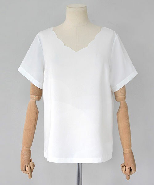 DHOLIC（ディーホリック）の「スカラップVネックブラウス（シャツ/ブラウス・レディース・ブラック/アイボリー/マスタード・FREE）」の2枚目の写真