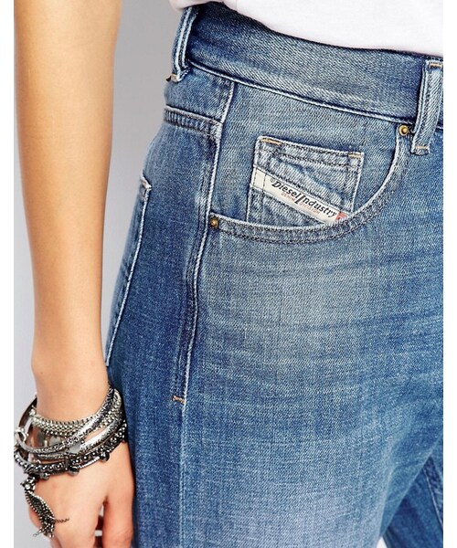 DIESEL（ディーゼル）の「Diesel Kameron Slim Fit Boyfriend Jeans（デニムパンツ・レディース・Blue・W24 L32/W27 L32/W26 L32/W31 L32）」の2枚目の写真