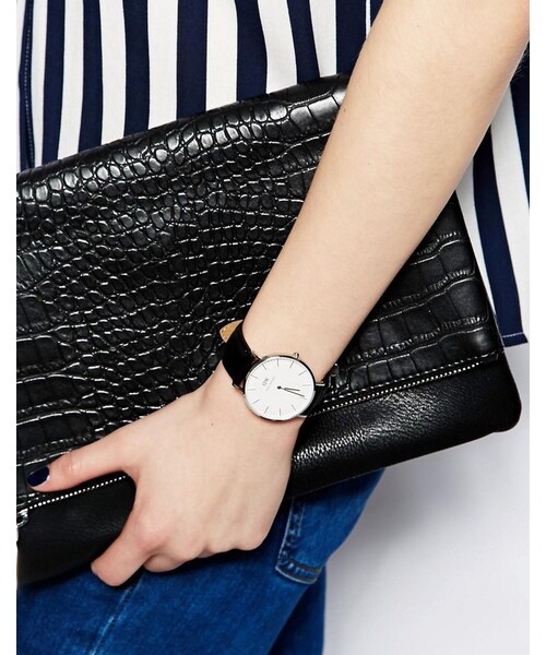 Daniel Wellington(ダニエルウェリントン)の「Daniel Wellington Classic Black Sheffield Silver Rim Large Watch(アナログ腕時計・レディース・Black・One Size)」の2枚目の写真