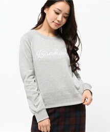 archives（アルシーヴ）の「コード刺繍ロゴ裏毛プルオーバー