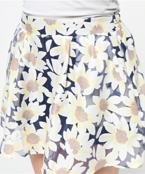 archives（アルシーヴ）の「シアー花柄スカパン（その他パンツ・レディース・オフホワイト/グリーン/ネイビー・MEDIUM）」の7枚目の写真