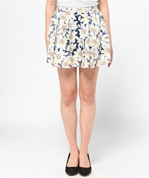 archives（アルシーヴ）の「シアー花柄スカパン（その他パンツ・レディース・オフホワイト/グリーン/ネイビー・MEDIUM）」の4枚目の写真