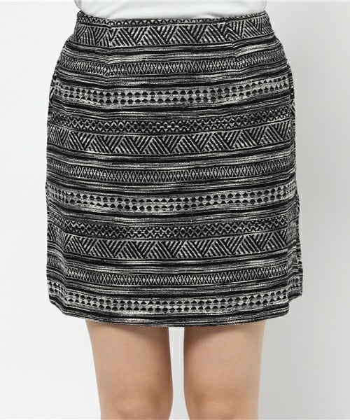 archives（アルシーヴ）の「幾何学ジャガードスカート（スカート・レディース・ブラック/ネイビー・MEDIUM）」の6枚目の写真