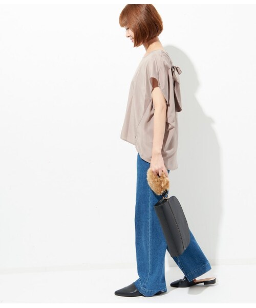 VIS(ビス)の「フェイクファーハンドルクラッチバッグ(バッグ・ブラック/ゴールド・F)」の10枚目の写真